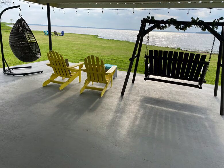 Modern Lakefront Escape Near Dallas with Endless Views - Kemp, Texas