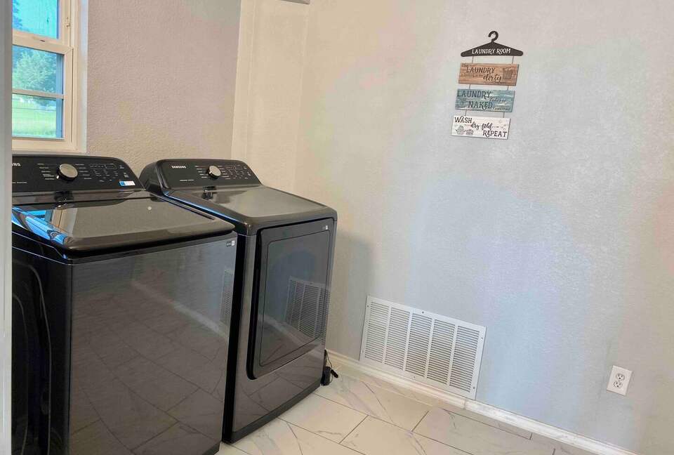 Modern Lakefront Escape Near Dallas with Endless Views - Kemp, Texas