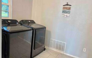 Modern Lakefront Escape Near Dallas with Endless Views - Kemp, Texas