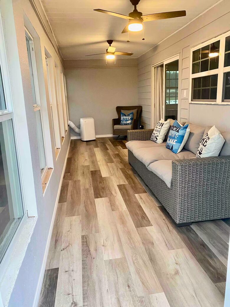 Modern Lakefront Escape Near Dallas with Endless Views - Kemp, Texas