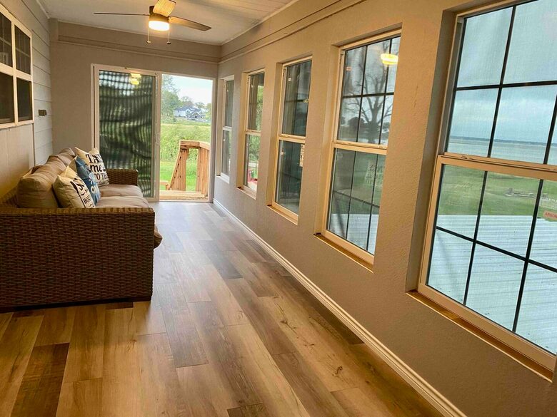 Modern Lakefront Escape Near Dallas with Endless Views - Kemp, Texas