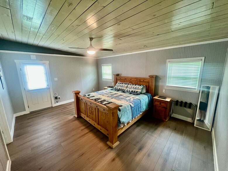 Modern Lakefront Escape Near Dallas with Endless Views - Kemp, Texas