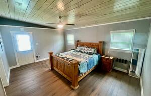 Modern Lakefront Escape Near Dallas with Endless Views - Kemp, Texas