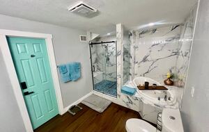 Modern Lakefront Escape Near Dallas with Endless Views - Kemp, Texas