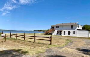 Modern Lakefront Escape Near Dallas with Endless Views - Kemp, Texas