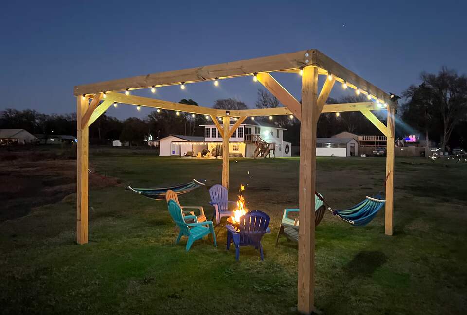 Modern Lakefront Escape Near Dallas with Endless Views - Kemp, Texas