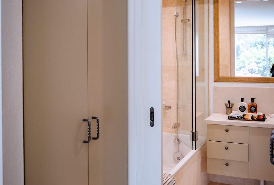 Modern Parkside Retreat Minutes from Bondi & Double Bay - Sydney, Australia