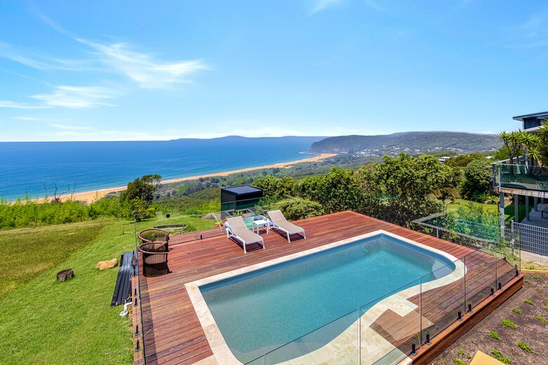 Luxury Coastal Retreat Overlooking Killcare Beach - Killcare Heights, Australia