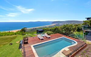 Luxury Coastal Retreat Overlooking Killcare Beach - Killcare Heights, Australia