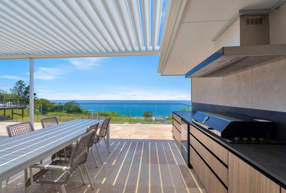 Luxury Coastal Retreat Overlooking Killcare Beach - Killcare Heights, Australia