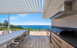 Luxury Coastal Retreat Overlooking Killcare Beach - Killcare Heights, Australia