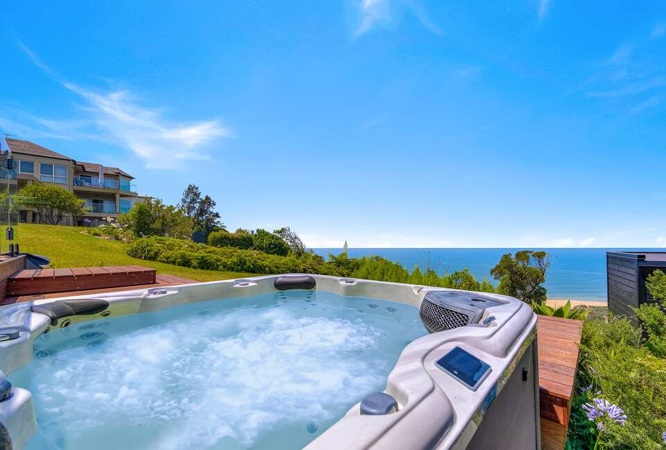 Luxury Coastal Retreat Overlooking Killcare Beach - Killcare Heights, Australia