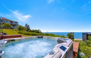 Luxury Coastal Retreat Overlooking Killcare Beach - Killcare Heights, Australia