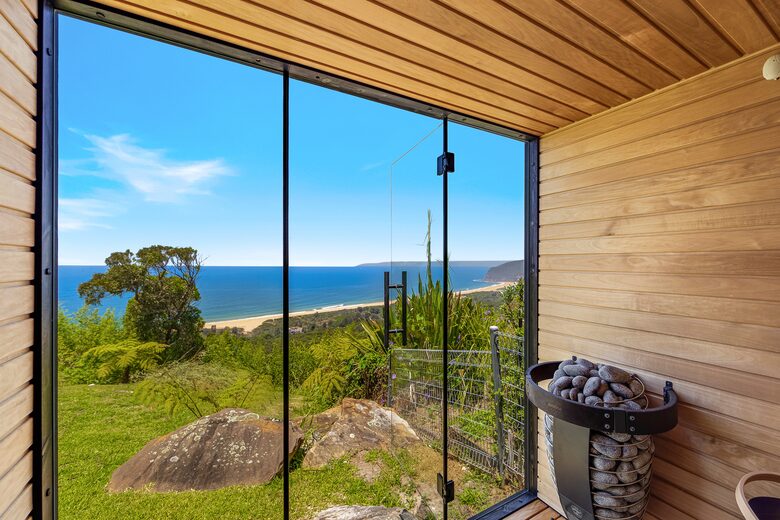 Luxury Coastal Retreat Overlooking Killcare Beach - Killcare Heights, Australia