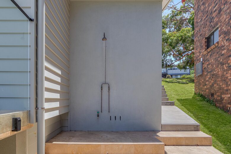 Luxury Coastal Retreat Overlooking Killcare Beach - Killcare Heights, Australia