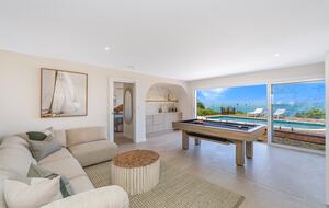 Luxury Coastal Retreat Overlooking Killcare Beach - Killcare Heights, Australia