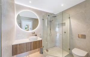 Luxury Coastal Retreat Overlooking Killcare Beach - Killcare Heights, Australia