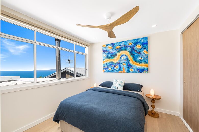 Luxury Coastal Retreat Overlooking Killcare Beach - Killcare Heights, Australia