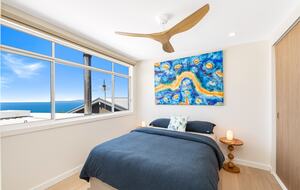 Luxury Coastal Retreat Overlooking Killcare Beach - Killcare Heights, Australia