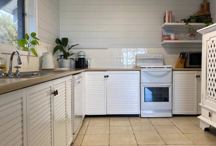 Beachfront Cottage on Old Bar’s Quiet Shoreline - Old Bar, Australia