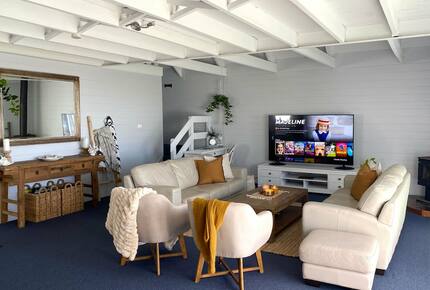 Beachfront Cottage on Old Bar’s Quiet Shoreline - Old Bar, Australia