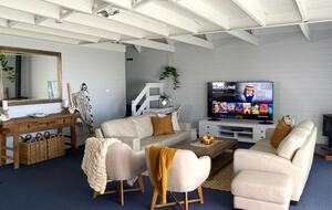 Beachfront Cottage on Old Bar’s Quiet Shoreline - Old Bar, Australia