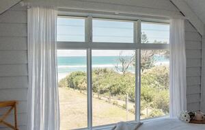 Beachfront Cottage on Old Bar’s Quiet Shoreline - Old Bar, Australia