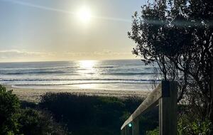 Beachfront Cottage on Old Bar’s Quiet Shoreline - Old Bar, Australia