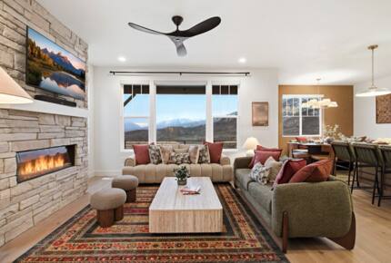 Mountain Basecamp with Sauna & Jacuzzi - Heber City, Utah