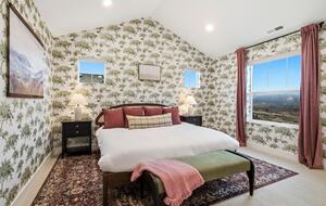 Mountain Basecamp with Sauna & Jacuzzi - Heber City, Utah