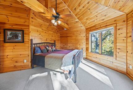 A Private Mountain Home Designed Around Views, Space, and Shared Time - Morganton, Georgia