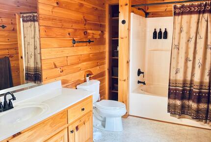 A Private Mountain Home Designed Around Views, Space, and Shared Time - Morganton, Georgia