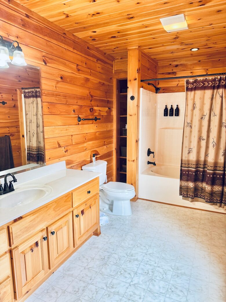 A Private Mountain Home Designed Around Views, Space, and Shared Time - Morganton, Georgia