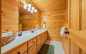 A Private Mountain Home Designed Around Views, Space, and Shared Time - Morganton, Georgia