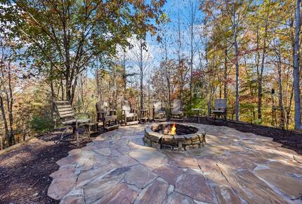 A Private Mountain Home Designed Around Views, Space, and Shared Time - Morganton, Georgia