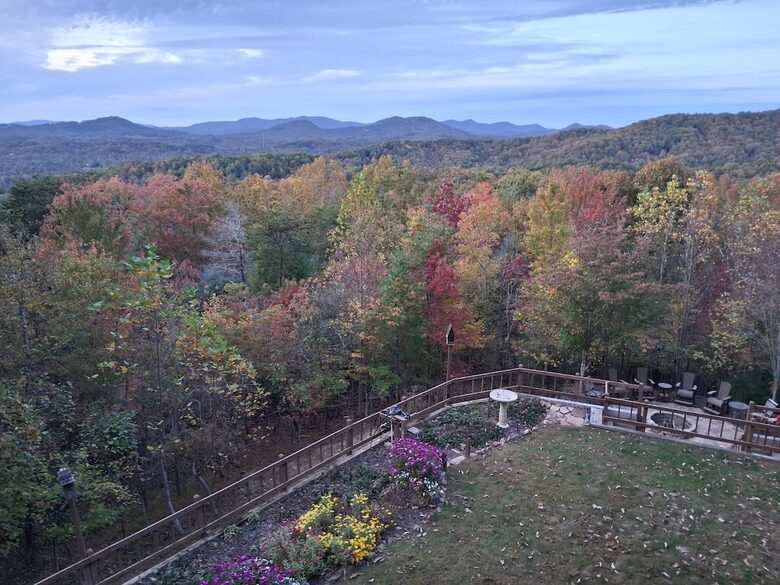A Private Mountain Home Designed Around Views, Space, and Shared Time - Morganton, Georgia