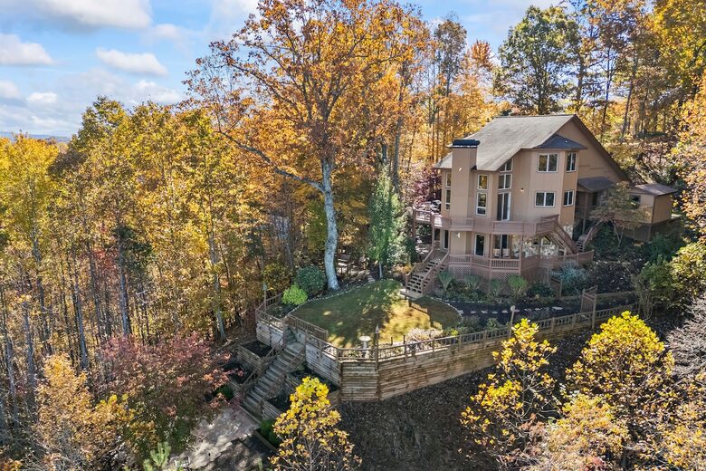 A Private Mountain Home Designed Around Views, Space, and Shared Time - Morganton, Georgia