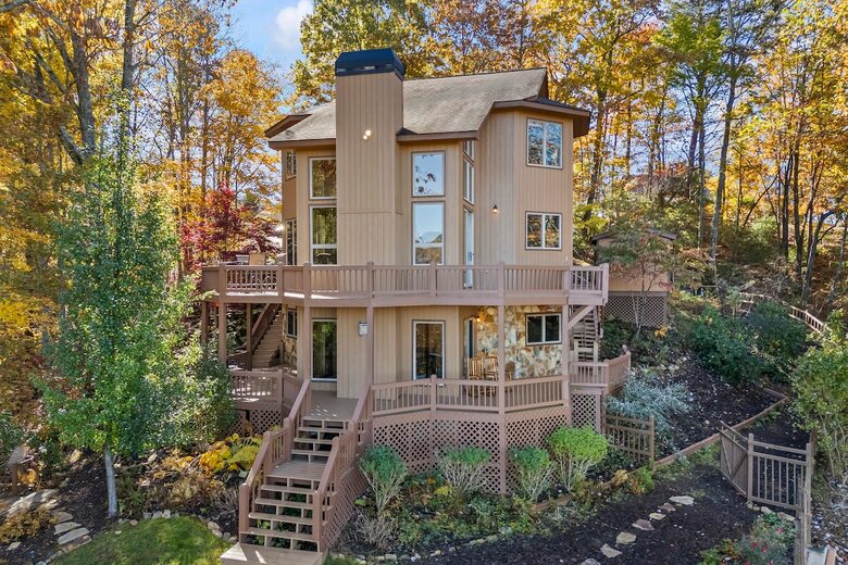 A Private Mountain Home Designed Around Views, Space, and Shared Time - Morganton, Georgia