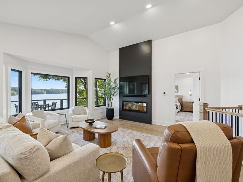 A Luxe Lakefront Escape Above Tim’s Ford - Winchester, Tennessee