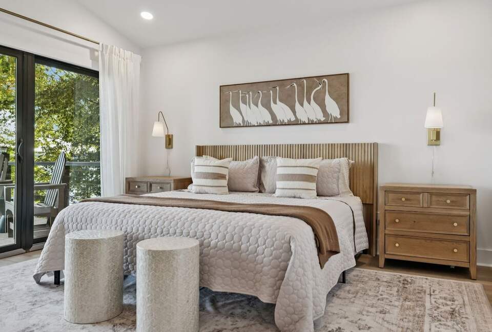 A Luxe Lakefront Escape Above Tim’s Ford - Winchester, Tennessee