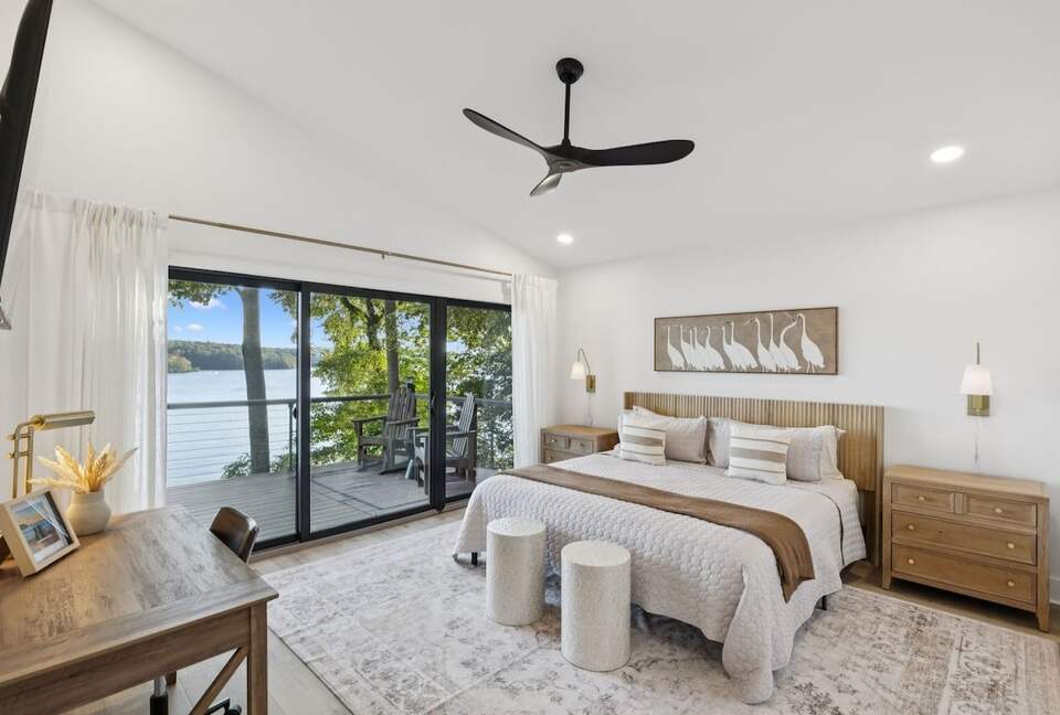 A Luxe Lakefront Escape Above Tim’s Ford - Winchester, Tennessee
