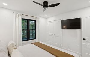 A Luxe Lakefront Escape Above Tim’s Ford - Winchester, Tennessee