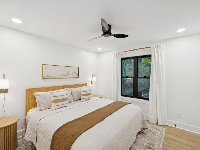 A Luxe Lakefront Escape Above Tim’s Ford - Winchester, Tennessee