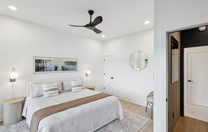 A Luxe Lakefront Escape Above Tim’s Ford - Winchester, Tennessee