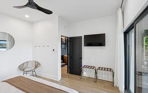 A Luxe Lakefront Escape Above Tim’s Ford - Winchester, Tennessee