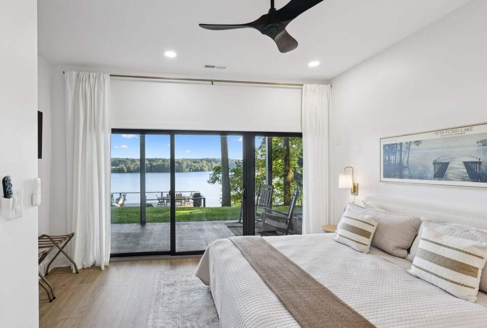 A Luxe Lakefront Escape Above Tim’s Ford - Winchester, Tennessee