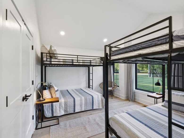 A Luxe Lakefront Escape Above Tim’s Ford - Winchester, Tennessee