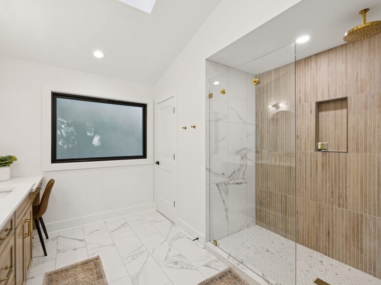 A Luxe Lakefront Escape Above Tim’s Ford - Winchester, Tennessee