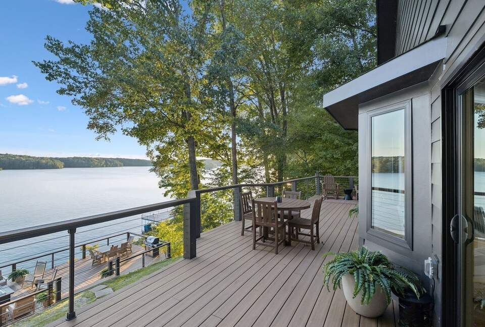 A Luxe Lakefront Escape Above Tim’s Ford - Winchester, Tennessee