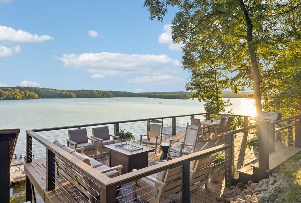 A Luxe Lakefront Escape Above Tim’s Ford - Winchester, Tennessee